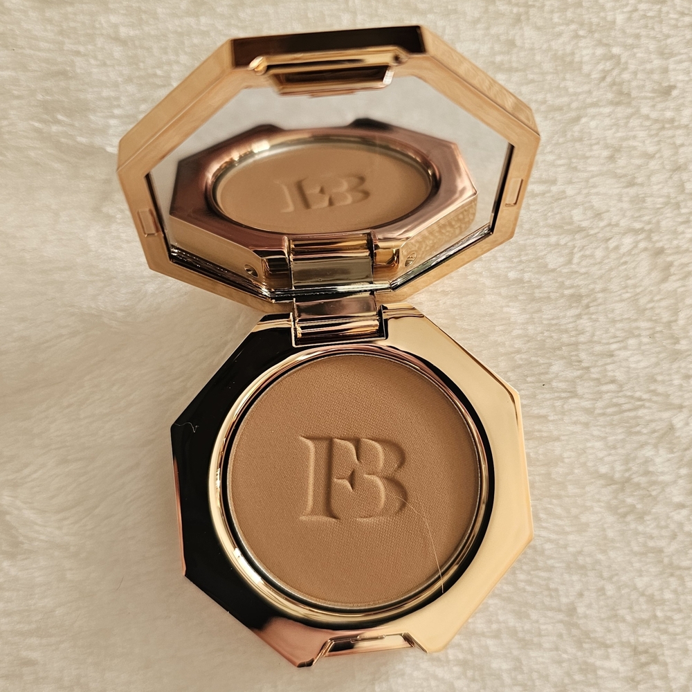 Fenty Beauty Bronzer in Private Island